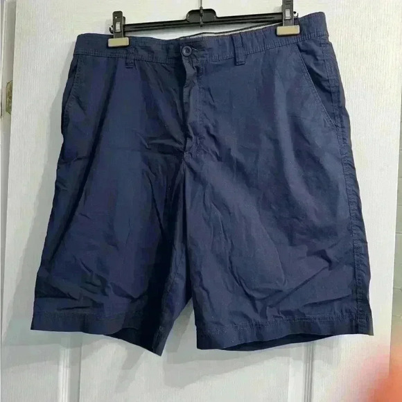Izod saltwater men’s shorts. Fall season start - Picture 1 of 5